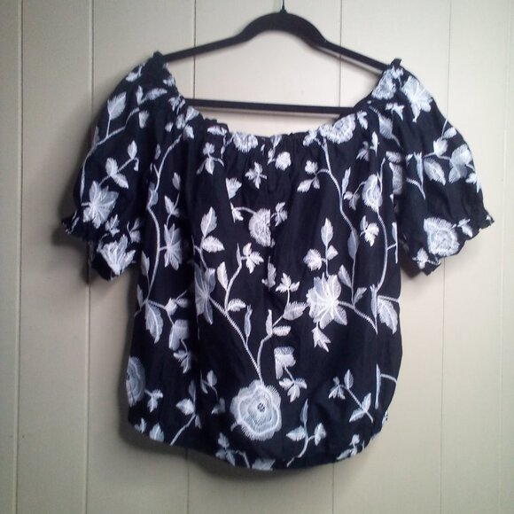 Who What Wear Blouse XXL Cropped Short Sleeve Black White Floral - Picture 13 of 13